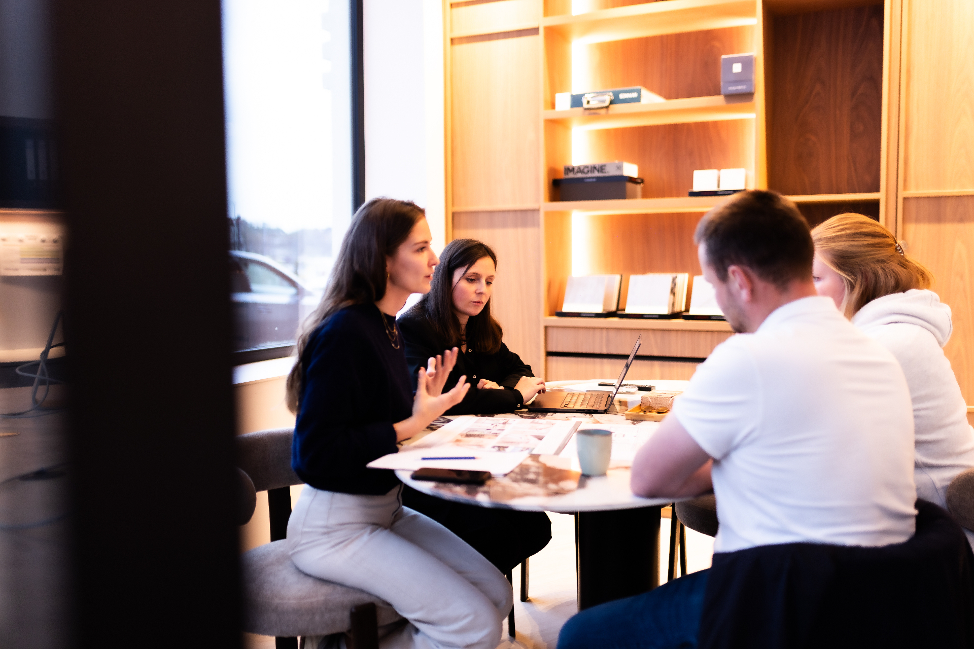 Rendez-vous client dans les bureaux de l'agence